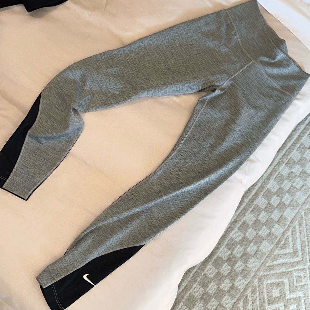 Nike grey drop for leggings size small women’s pants